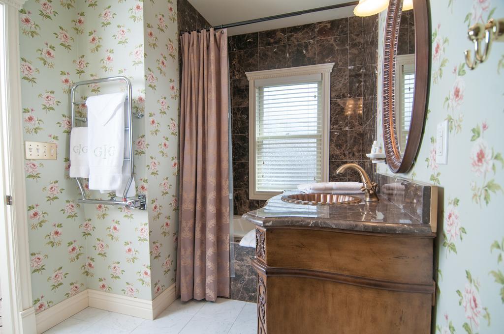 Greene Gables Inn White Hall エクステリア 写真